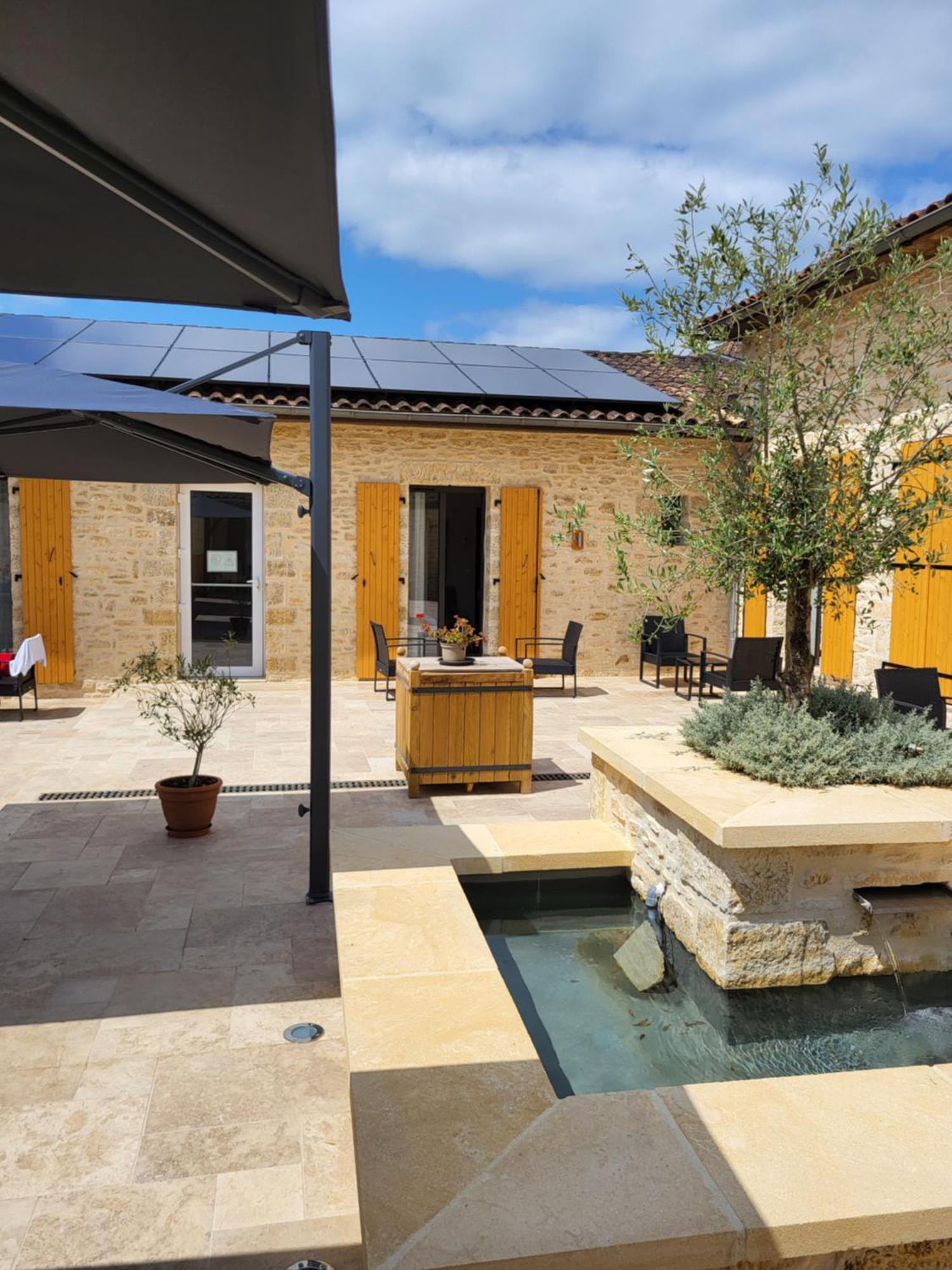 Hotel L'Oustal De Vezac Exteriér fotografie